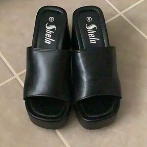 SHEIN Black Platform Shoes Modern y2k platform Design size 8